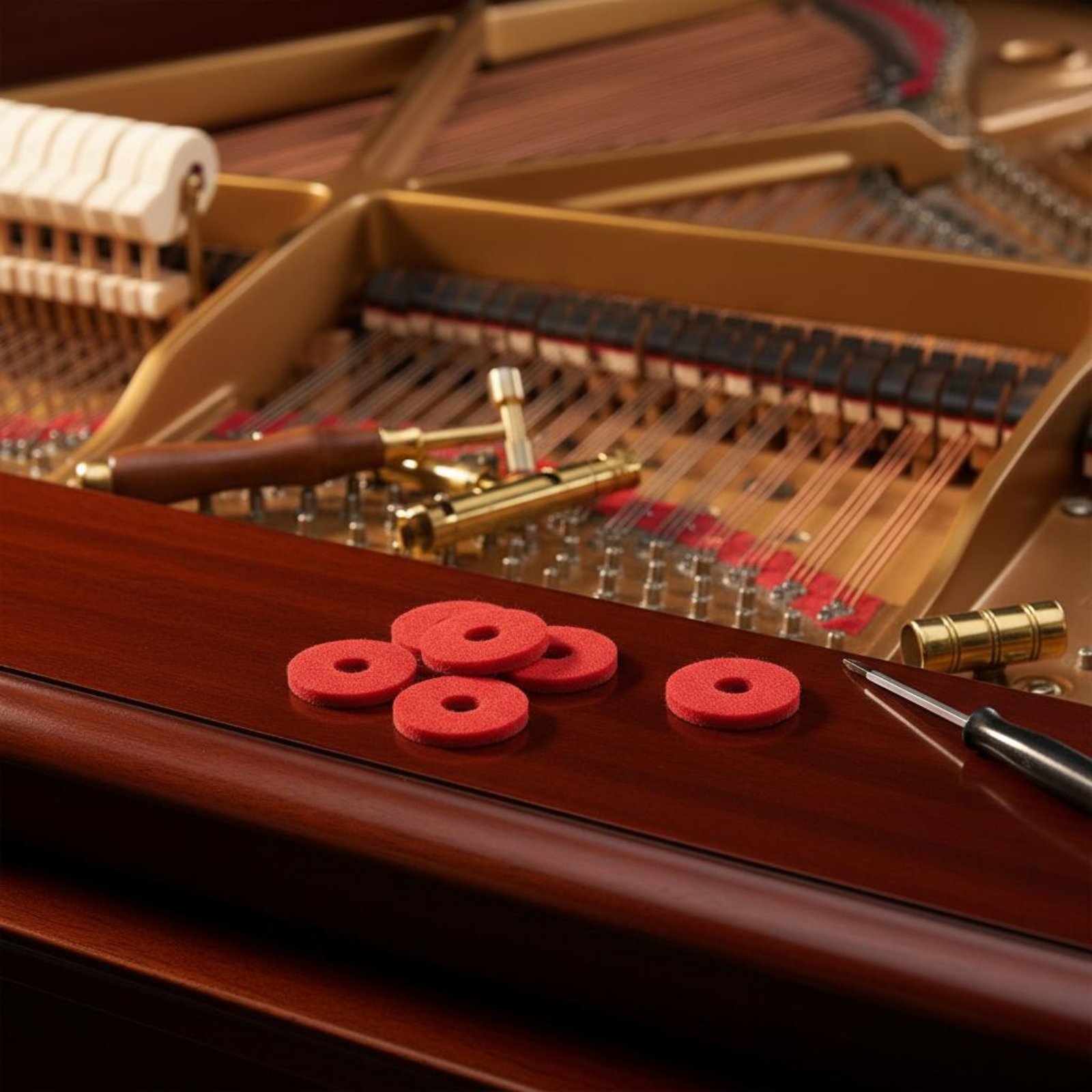 Red Piano Key Washer Small Rou - đánh giá và giá A Musical Instrument With Keys